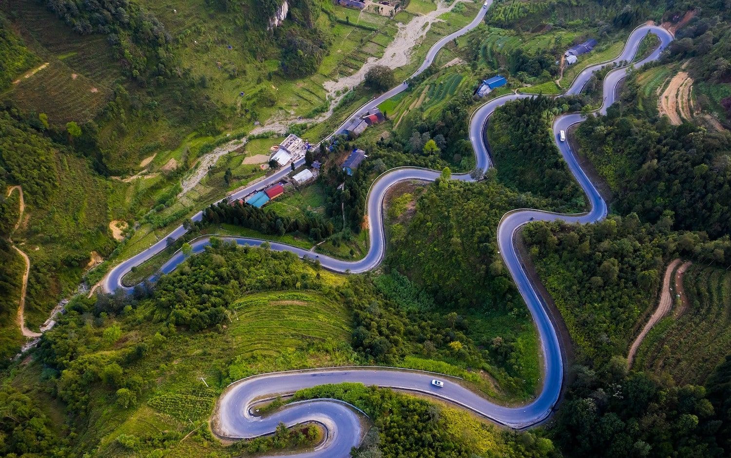 Conquering Vietnam’s Most Breathtaking Roads by Motorcycle – A Journey of Freedom and Passion