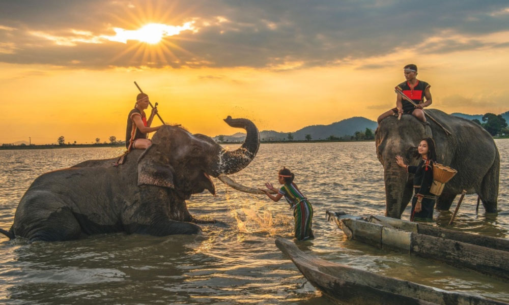 Motorbike Adventures on Dreamlike Roads – Have You Lived It Yet?