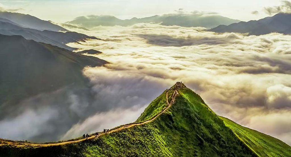 Motorbike Adventures on Dreamlike Roads – Have You Lived It Yet?