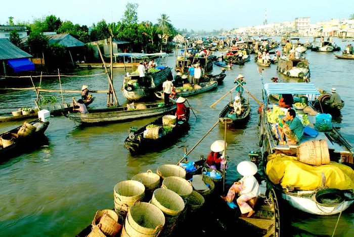 Mekong Floating Markets – The Soul of Vietnam’s River Culture