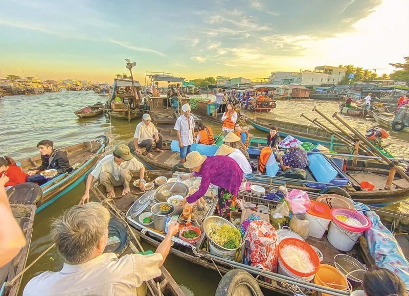 Mekong Floating Markets – The Soul of Vietnam’s River Culture