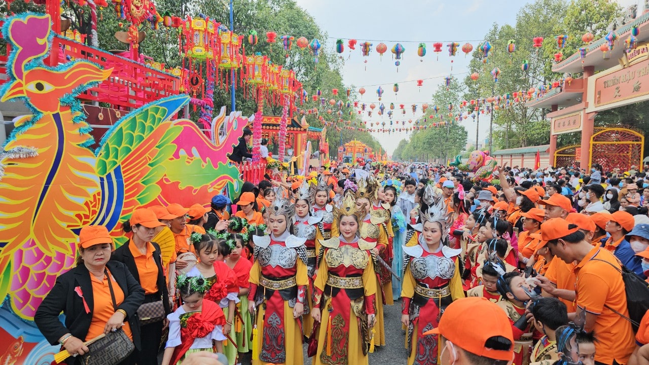 Discover Vietnam’s Famous Festivals On A Motorbike Adventure