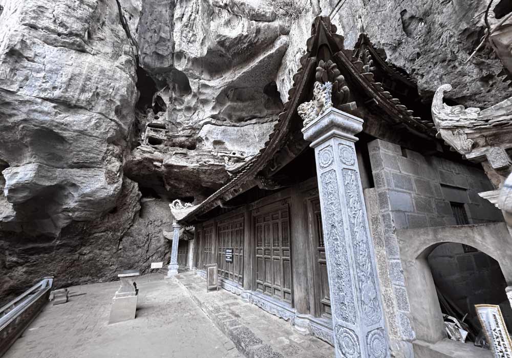 Top Most Beautiful Pagodas in Ninh Binh – A Spiritual Journey Amid the Landscapes of Trang An