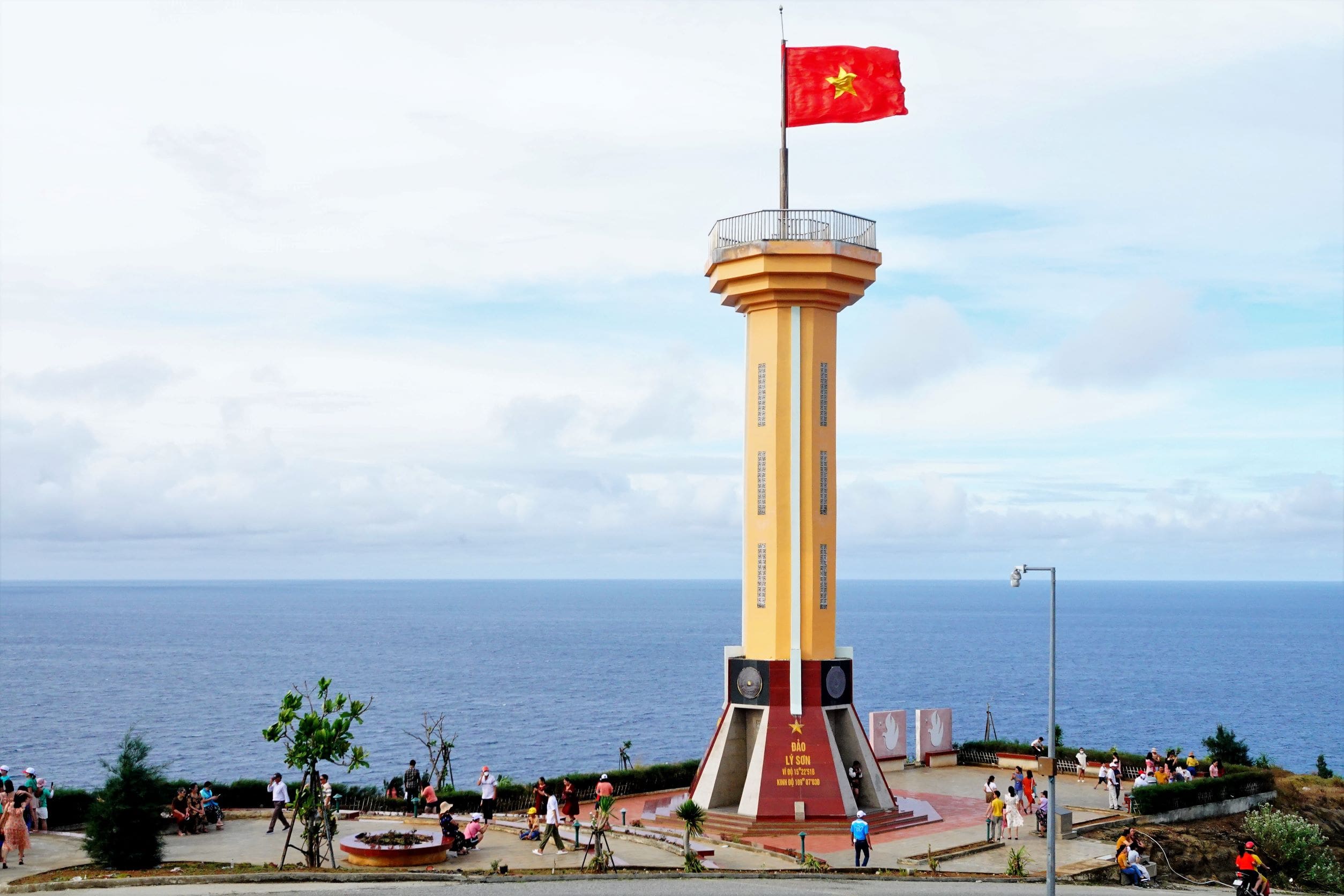 Ly Son Island – A Love Song of Turquoise Seas, Ancient Volcanoes, and the Wind of Quang Ngai