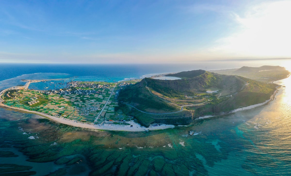 Ly Son Island – A Love Song of Turquoise Seas, Ancient Volcanoes, and the Wind of Quang Ngai