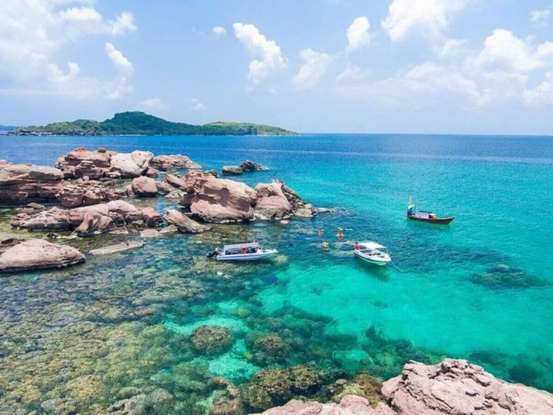 Vinh Hy – Pristine Beauty Between the Sea and Sky of Ninh Thuan